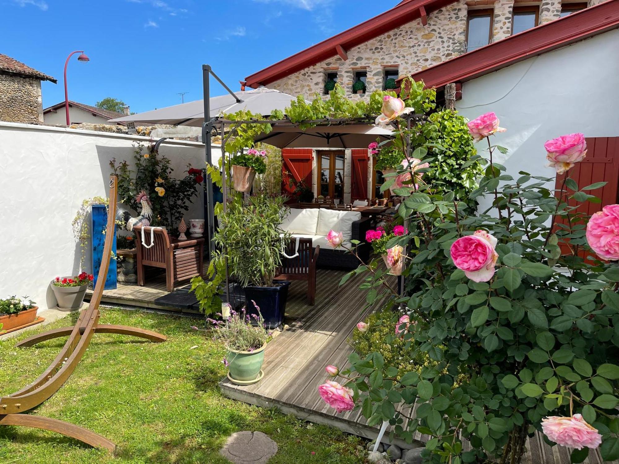 Bed and Breakfast Entre Pays Basque Et Bearn Lahontan Экстерьер фото